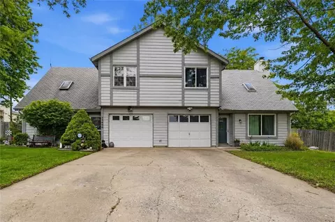 1400 E 123rd Ter, Olathe, KS 66061
