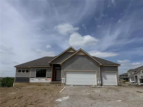 9022 N Colorado Ave, Kansas City, MO 64156