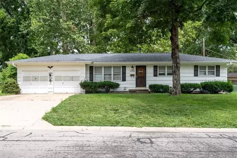7226 Edgewood Blvd, Shawnee, KS 66203