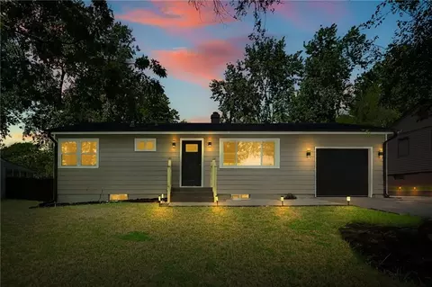 4312 S James St, Independence, MO 64055