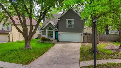 1110 N Anne Shirley Dr, Olathe, KS 66061