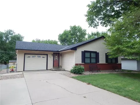 237 Fairlane St, Lansing, KS 66043