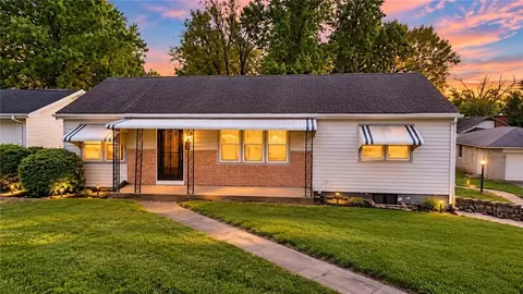 2802 Blackwell Rd, Saint Joseph, MO 64506