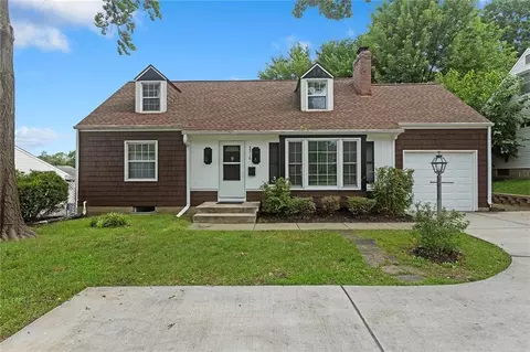 3316 W 75th St, Prairie Village, KS 66208