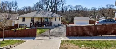 406 Elmwood Ave, Kansas City, MO 64124
