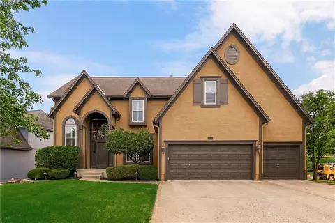 13100 Woodward St, Overland Park, KS 66213