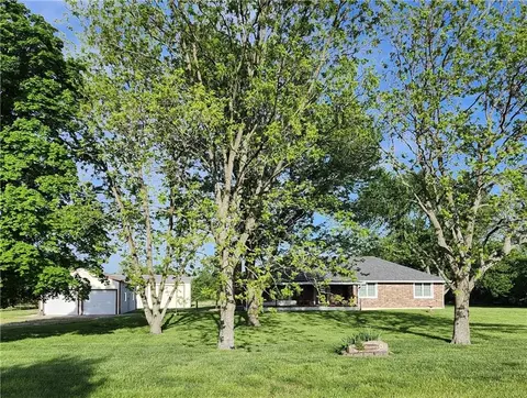 37869 Hedge Lane Rd, Paola, KS 66071