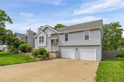 920 NE 108th St, Kansas City, MO 64155