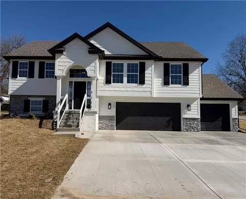 1206 Noah Ln, Kearney, MO 64060
