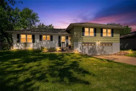 3220 N Chippewa Dr, Kansas City, MO 64116