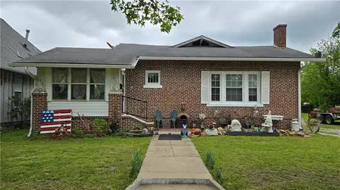 411 W 2nd St, Coffeyville, KS 67337
