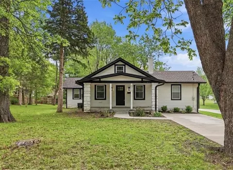 6017 Mastin St, Merriam, KS 66203