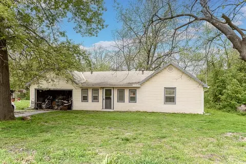 16716 Dempsey Rd, Leavenworth, KS 66048