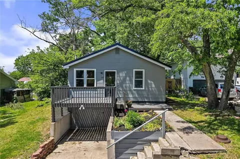 202 N Titus Ave, Excelsior Springs, MO 64024