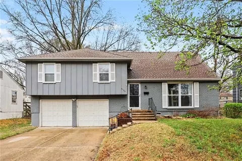 8126 E 134th St, Grandview, MO 64030
