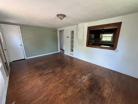 Living - 232 S County Line Rd, Windsor, MO 65360 photo 1 of 1