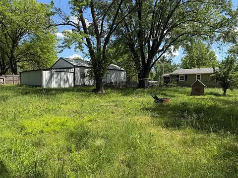 Exterior - 232 S County Line Rd, Windsor, MO 65360 photo 12 of 14