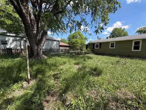 Exterior - 232 S County Line Rd, Windsor, MO 65360 photo 7 of 14