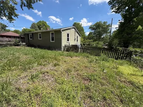 Exterior - 232 S County Line Rd, Windsor, MO 65360 photo 8 of 14
