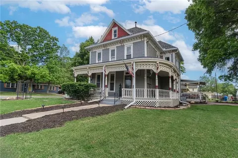318 W Cedar St, Olathe, KS 66061