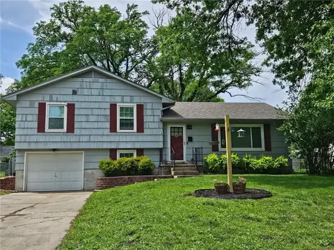 1318 S Elm St, Ottawa, KS 66067