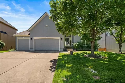 14421 Melrose St, Overland Park, KS 66221