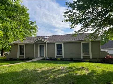 10595 Bradshaw St, Lenexa, KS 66215