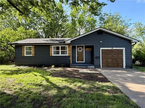 618 E Massasoit St, Ottawa, KS 66067