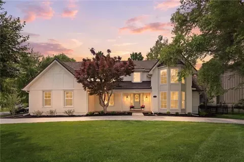 10426 Alhambra St, Overland Park, KS 66207