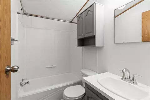 Bath - 400 Emma St, Osborn, MO 64474 photo 3 of 3