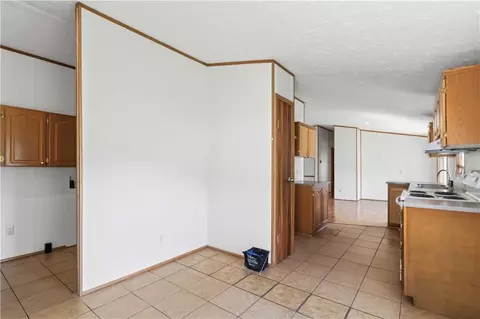 Entry Way - 400 Emma St, Osborn, MO 64474 photo 1 of 2