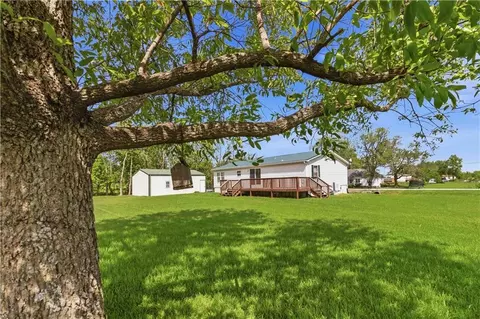 Exterior - 400 Emma St, Osborn, MO 64474 photo 3 of 5