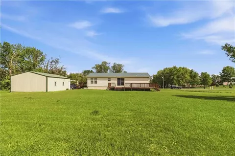 Exterior - 400 Emma St, Osborn, MO 64474 photo 4 of 5
