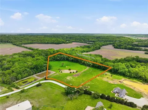 1100 E 1033 Rd, Lawrence, KS 66047