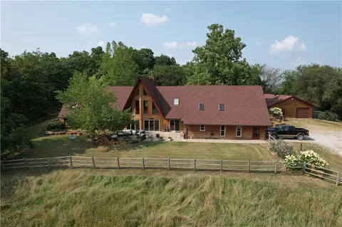12204 S Bynum Rd, Lone Jack, MO 64070