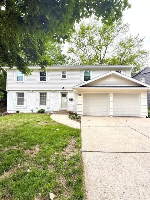 8906 Grant St, Overland Park, KS 66212
