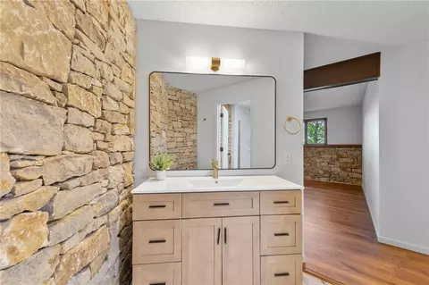 Bath - 1601 Vogt Rd, Raymore, MO 64083 photo 1 of 5