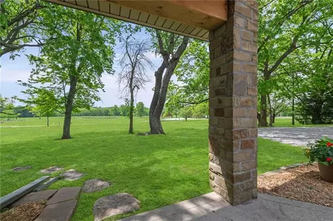 Exterior - 1601 Vogt Rd, Raymore, MO 64083 photo 4 of 5