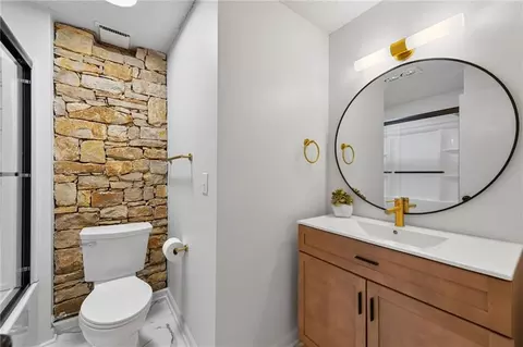 Bath - 1601 Vogt Rd, Raymore, MO 64083 photo 3 of 5