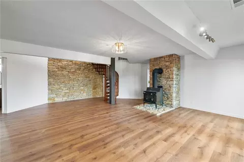Living - 1601 Vogt Rd, Raymore, MO 64083 photo 3 of 4