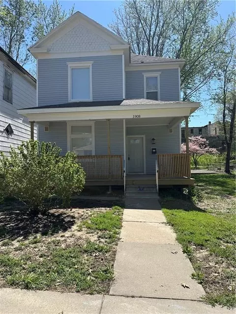 1908 Faraon St, Saint Joseph, MO 64501