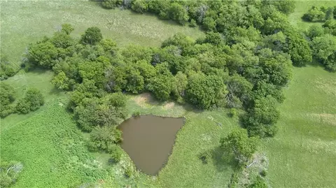 214 20000 Rd, Cherryvale, KS 67335