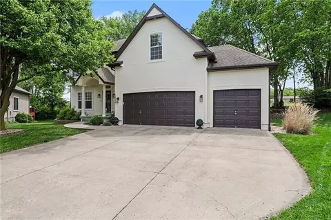 1826 S Jones Ct, Independence, MO 64057