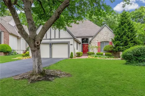 5408 W 97th Cir, Overland Park, KS 66207