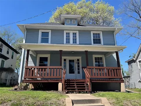 120 N 17th St, Lexington, MO 64067