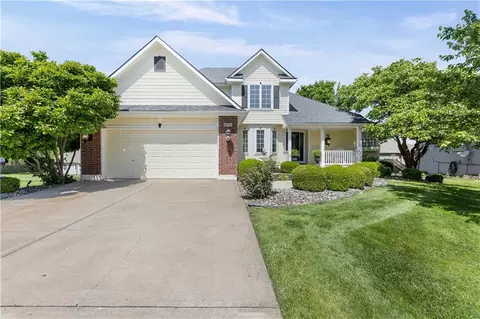 500 Bayview Dr, Raymore, MO 64083