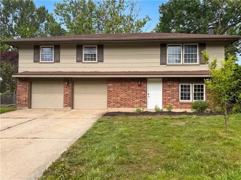 1913 Grant Cir, Blue Springs, MO 64014