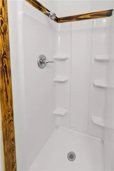 Bath - 417 Jackson St, Warrensburg, MO 64093 photo 1 of 5