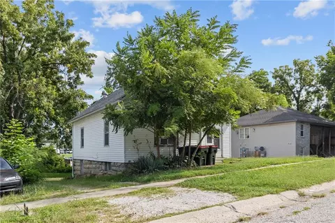 Other - 417 Jackson St, Warrensburg, MO 64093 photo 6 of 10