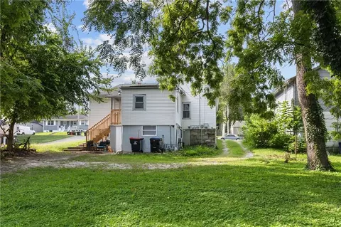 Exterior - 417 Jackson St, Warrensburg, MO 64093 photo 4 of 5